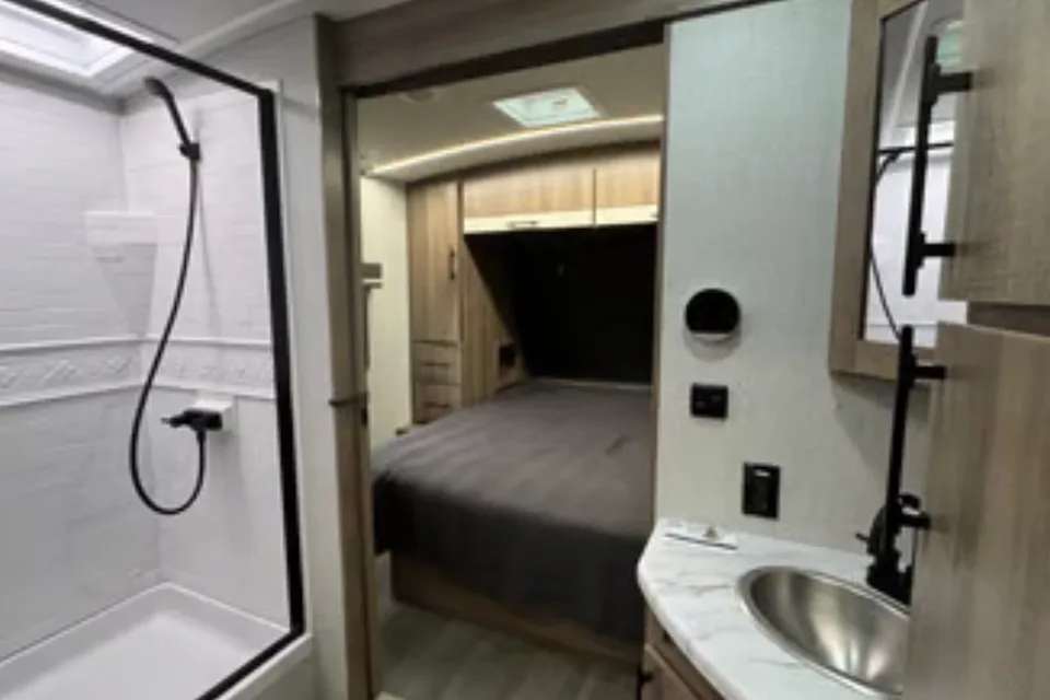 Forever Young 2025 Grand Design Imagine 3210BH Travel Trailer