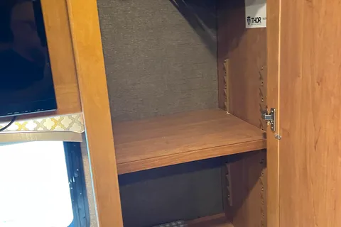 David's Thor Motor Coach 35sf Class C