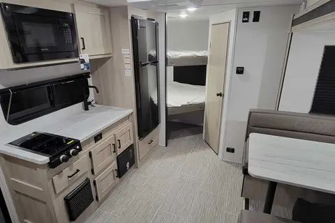 Stephen's 2024 East to West Silver Lake LE Travel Trailer
