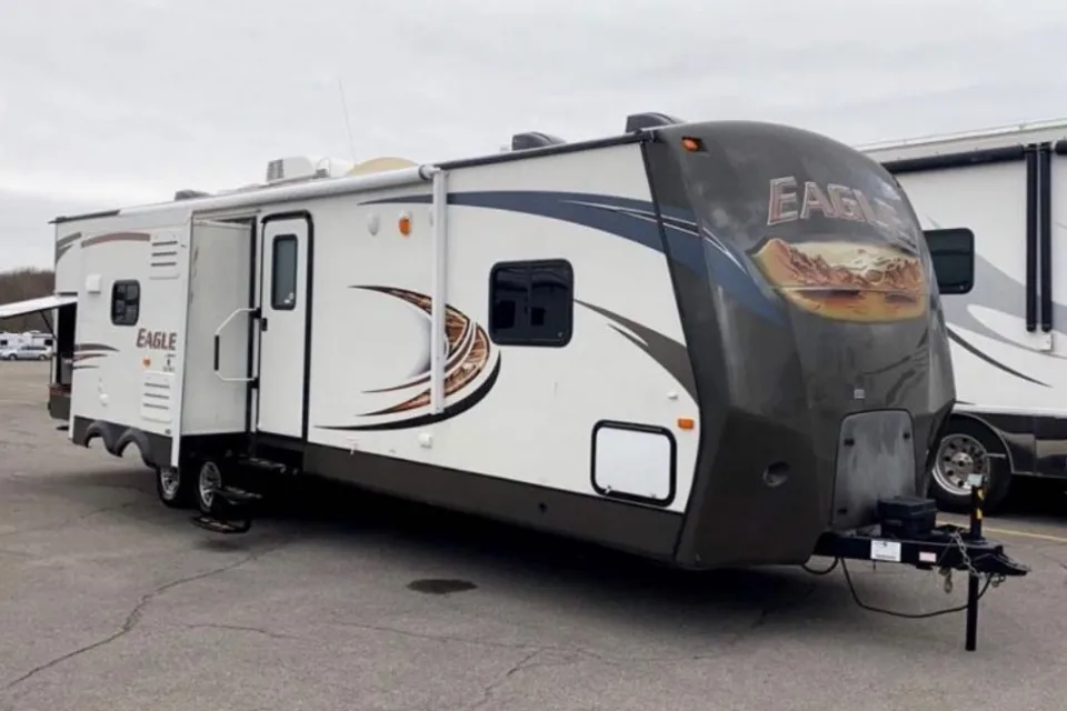 Jayco Eagle With Outdoor Kitchen