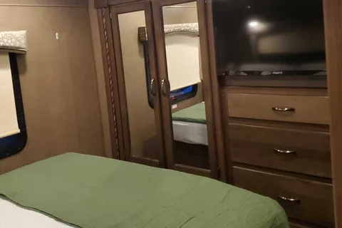 The Adventure Lurking in Lightening...Thor Chateau Motorcoach 