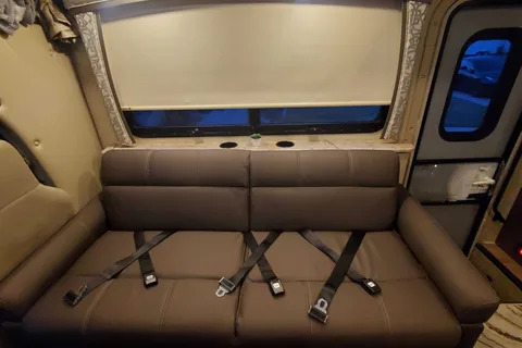The Adventure Lurking in Lightening...Thor Chateau Motorcoach 