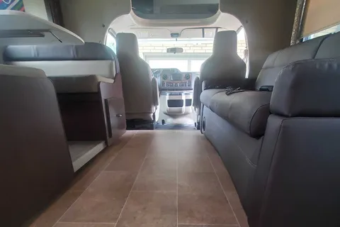 The Adventure Lurking in Lightening...Thor Chateau Motorcoach 