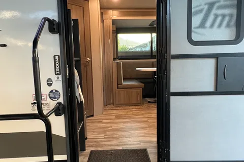 Erin's Grand Design Imagine Travel Trailer