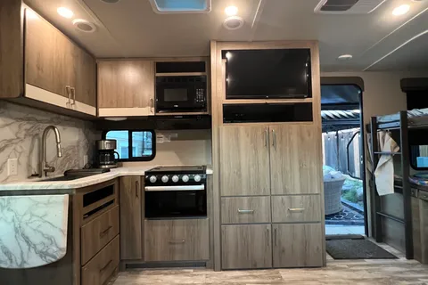 Erin's Grand Design Imagine Travel Trailer