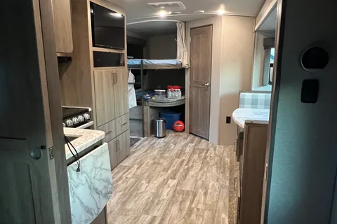 Erin's Grand Design Imagine Travel Trailer