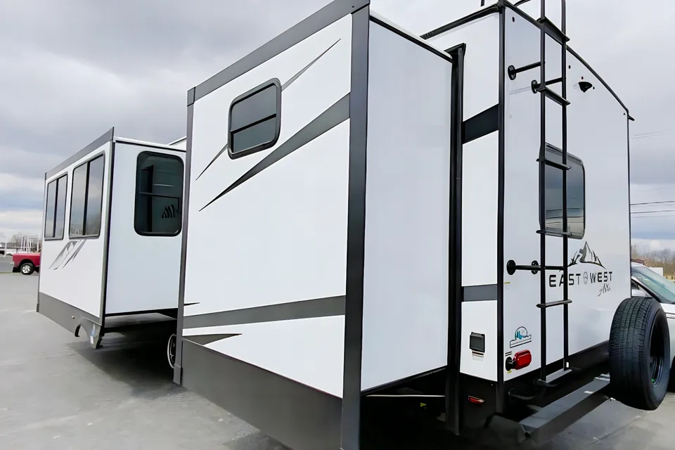 1 Night free 2022 Alta Travel Trailer King Bed