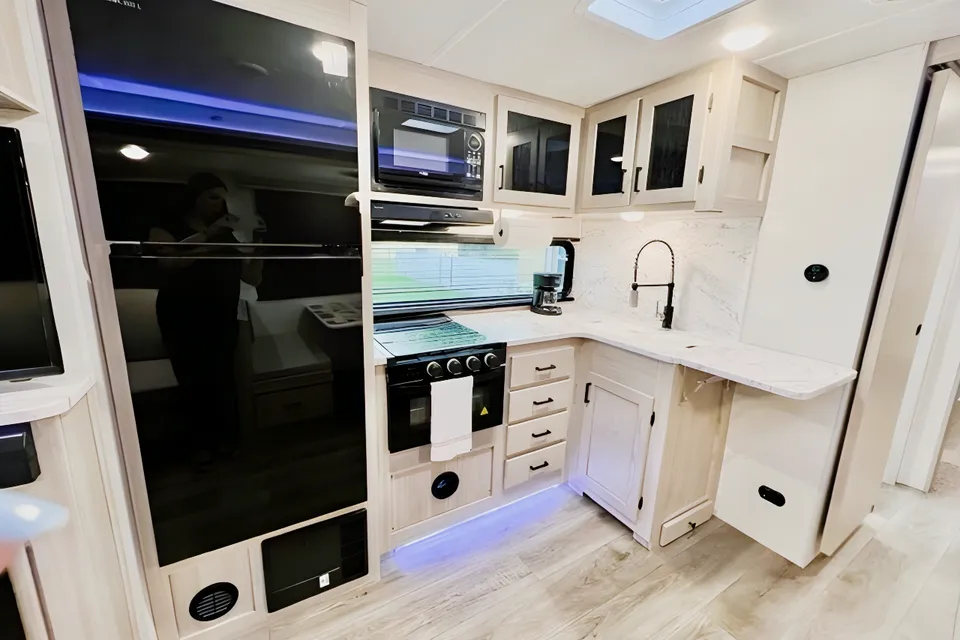 1 Night free 2022 Alta Travel Trailer King Bed