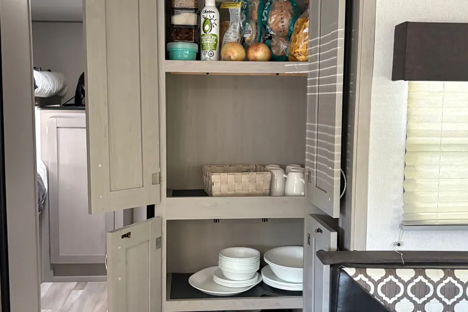 ouRVrentals3 (2 slide, outdoor kitchen and bunkhouse)