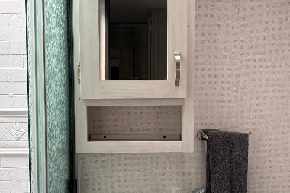 ouRVrentals3 (2 slide, outdoor kitchen and bunkhouse)