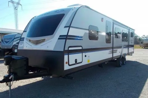 All you need to do is show up! FULLY STOCKED, FAMILY FRIENDLY like new 31’ with 2 slides Jayco WhiteHawk trailer!