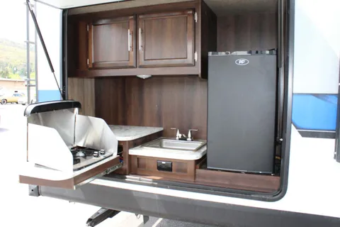 All you need to do is show up! FULLY STOCKED, FAMILY FRIENDLY like new 31’ with 2 slides Jayco WhiteHawk trailer!