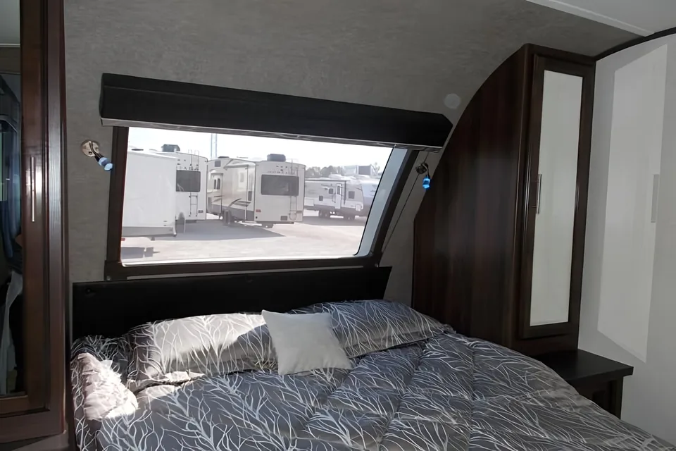 All you need to do is show up! FULLY STOCKED, FAMILY FRIENDLY like new 31’ with 2 slides Jayco WhiteHawk trailer!