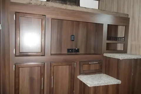 All you need to do is show up! FULLY STOCKED, FAMILY FRIENDLY like new 31’ with 2 slides Jayco WhiteHawk trailer!