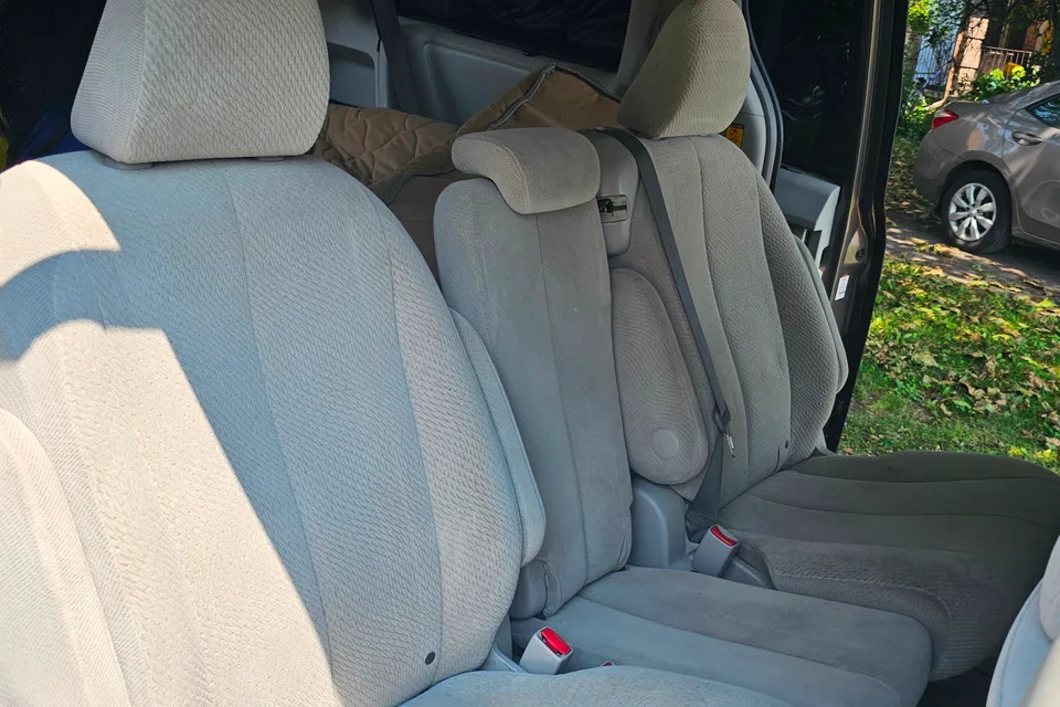 JC's TOYOTA SIENNA Campervan