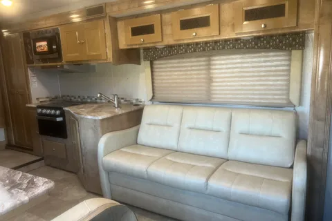 Zachary's Coachmen Leprechaun 311FS Class C