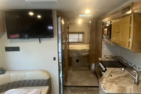 Zachary's Coachmen Leprechaun 311FS Class C