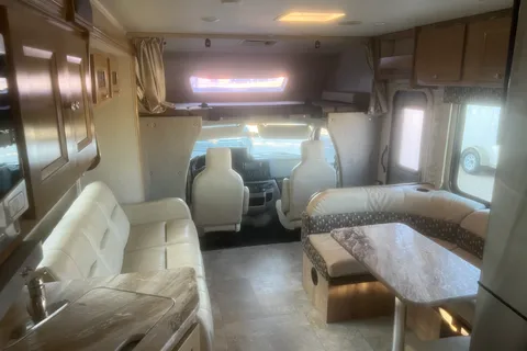 Zachary's Coachmen Leprechaun 311FS Class C