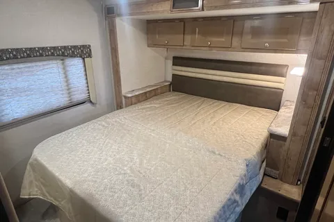 Zachary's Coachmen Leprechaun 311FS Class C