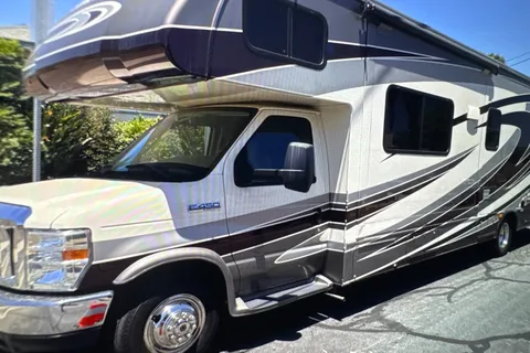 Family Adventure RV | Sleeps 8 | Easy Road Trip Ready - Unlimited WIFI!