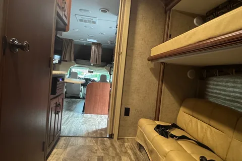 Family Adventure RV | Sleeps 8 | Easy Road Trip Ready - Unlimited WIFI!
