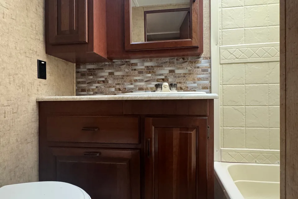 Family Adventure RV | Sleeps 8 | Easy Road Trip Ready - Unlimited WIFI!