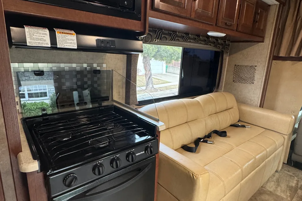 Family Adventure RV | Sleeps 8 | Easy Road Trip Ready - Unlimited WIFI!