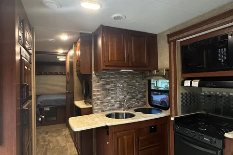 Family Adventure RV | Sleeps 8 | Easy Road Trip Ready - Unlimited WIFI!