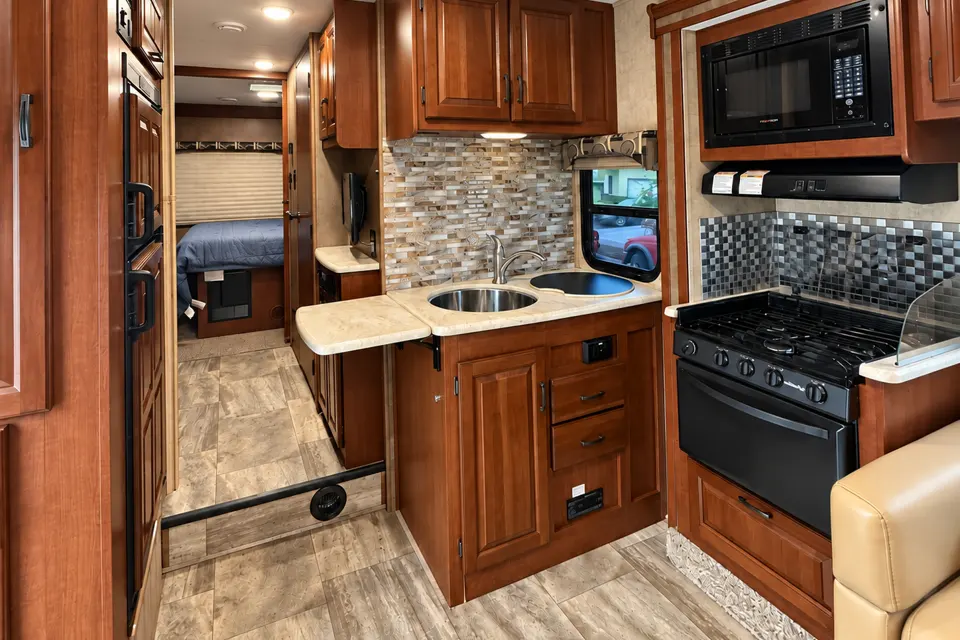 Family Adventure RV | Sleeps 8 | Easy Road Trip Ready - Unlimited WIFI!