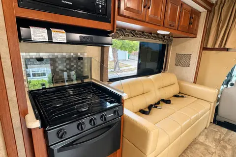 Family Adventure RV | Sleeps 8 | Easy Road Trip Ready - Unlimited WIFI!