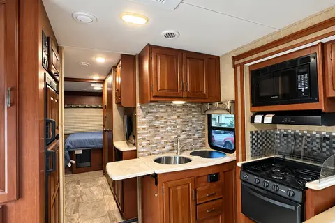 Family Adventure RV | Sleeps 8 | Easy Road Trip Ready - Unlimited WIFI!