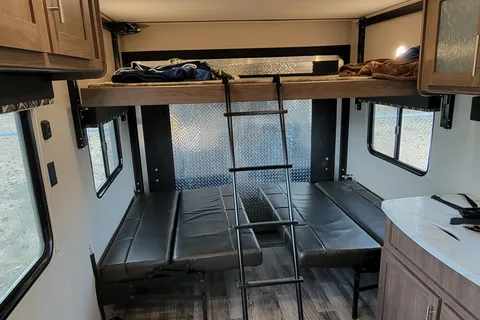 Keystone Hideout 25 Toy Hauler
