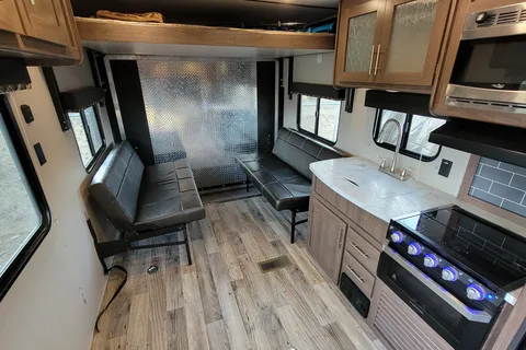 Keystone Hideout 25 Toy Hauler