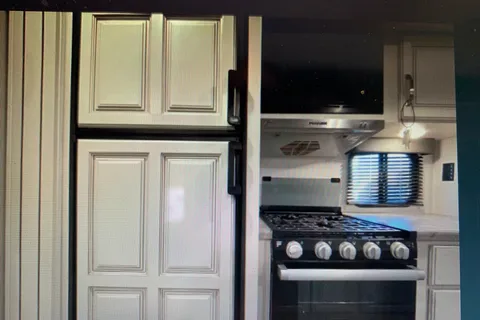 THE MARIMIKE Deluxe Bunkhouse