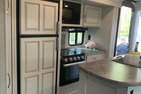 THE MARIMIKE Deluxe Bunkhouse