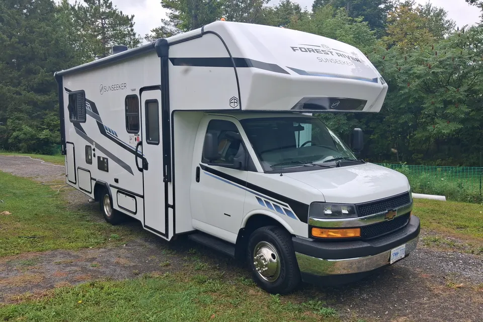 Gary 's Forest River Sunseeker LE 2150SLE Class C