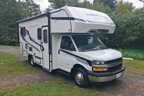 Gary 's Forest River Sunseeker LE 2150SLE Class C
