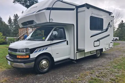 Gary 's Forest River Sunseeker LE 2150SLE Class C