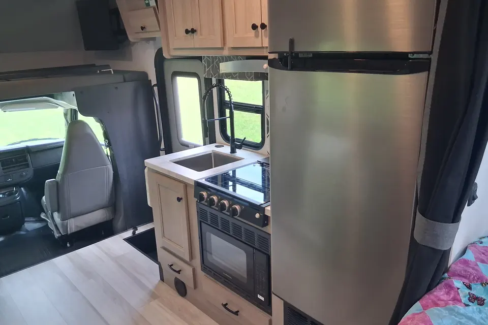 Gary 's Forest River Sunseeker LE 2150SLE Class C