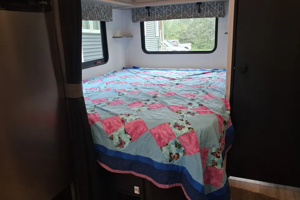 Gary 's Forest River Sunseeker LE 2150SLE Class C