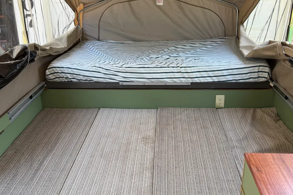 Cozy & Modern Pop-Up Camper for Family Getaways