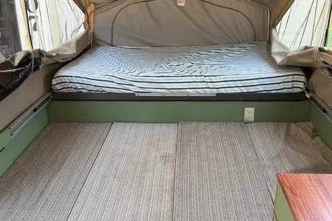 Cozy & Modern Pop-Up Camper for Family Getaways