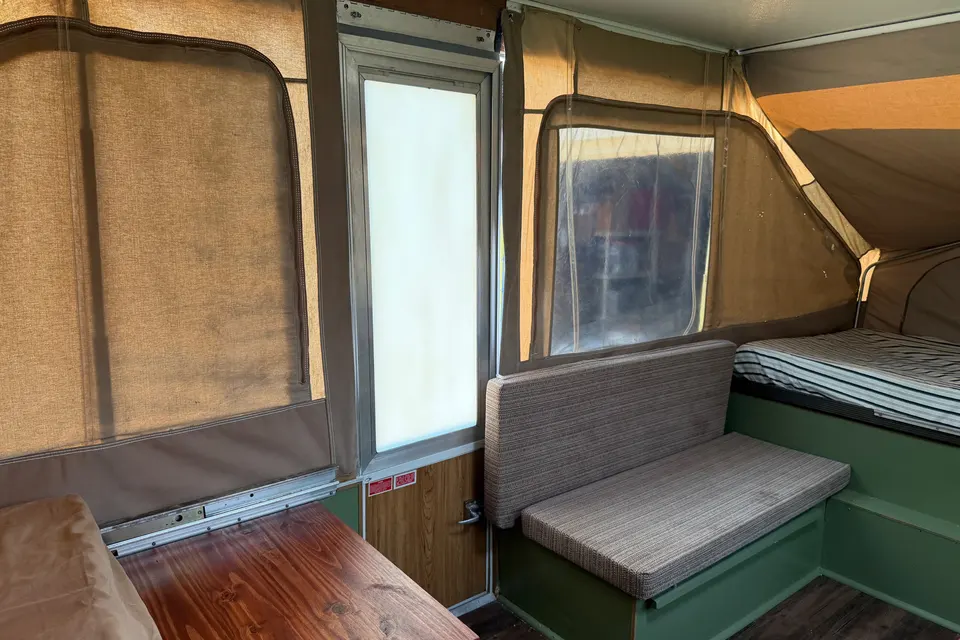 Cozy & Modern Pop-Up Camper for Family Getaways