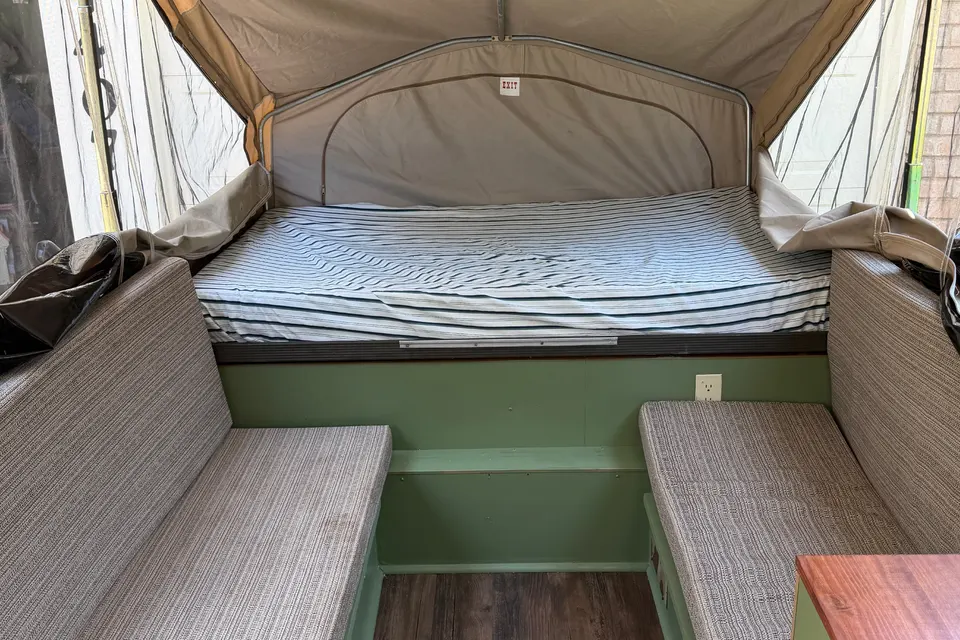 Cozy & Modern Pop-Up Camper for Family Getaways