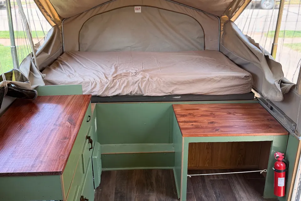 Cozy & Modern Pop-Up Camper for Family Getaways