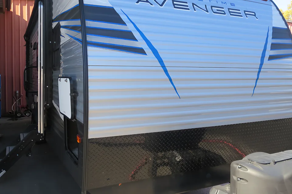 Christine's Prime Time Avenger Travel Trailer