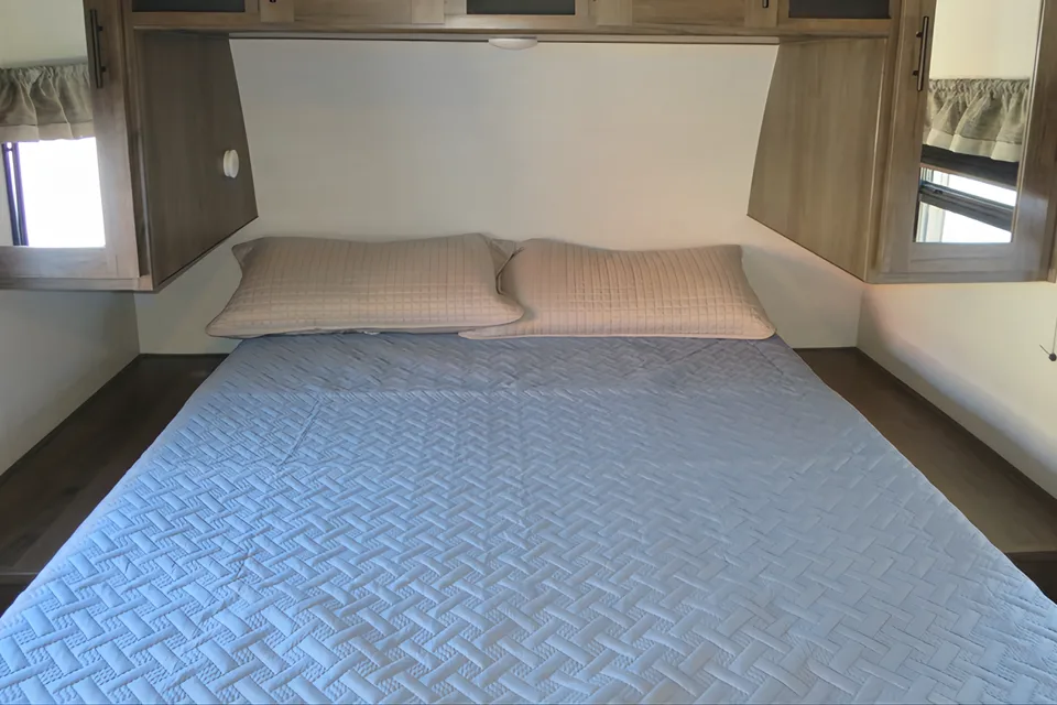 Christine's Prime Time Avenger Travel Trailer