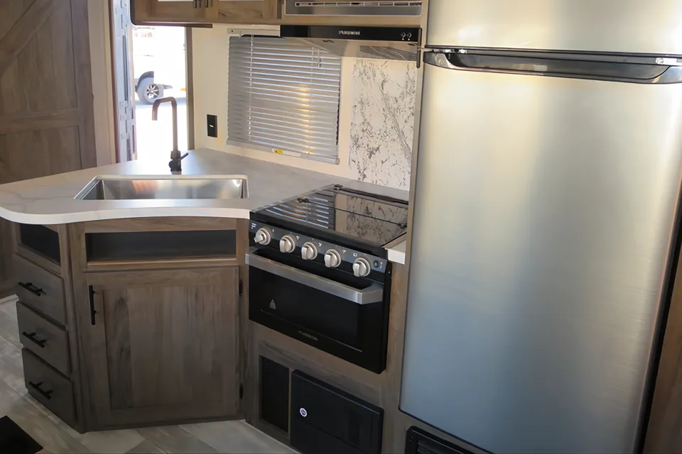 Christine's Prime Time Avenger Travel Trailer