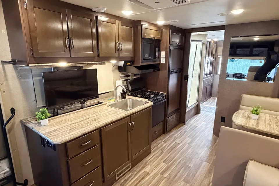 (#13) Lux Class A RV 31FT | Sleeps 8 | 2 Slide Outs | Burning Man | EDC
