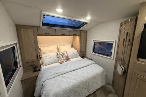 EMBER  201 fbq solarmax Travel Trailer